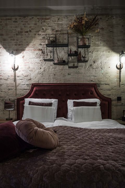Designer room in historic B&B - 4