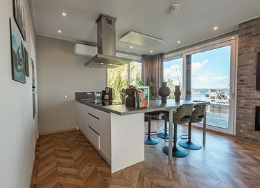 Ruime vakantiewoning vlakbij het water - 12