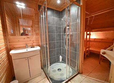 Schönes Haus mit privater Sauna und großem Garten - 14