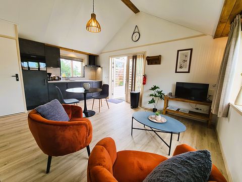 Tiny house (2p) op het Friese platteland - 5