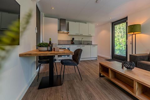 Overnight stay for 2 with private hot tub - 4