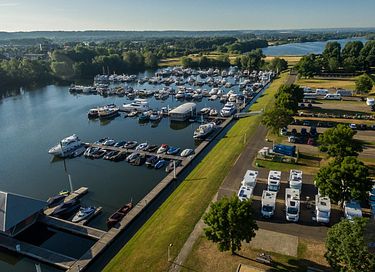 Stilvoller Aufenthalt auf dem Wasser - 17