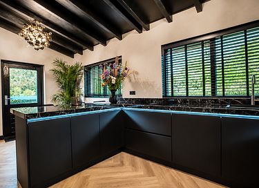 Luxe Wellnessvilla met Jacuzzi en Sauna - 10