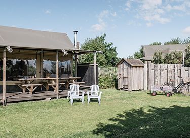 Robuste Lodge für 8 Personen mit Holzofen - 24