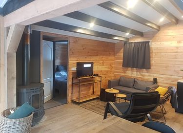 Private forest cottage with fireplace - 11