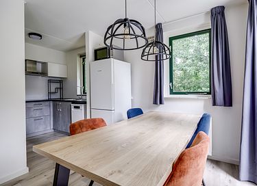 Maison familiale moderne et lumineuse avec grand jardin - 12