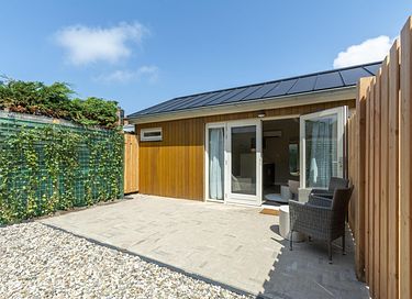 Modern suite with sheltered garden
