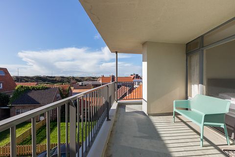 Apartment with balcony right by the sea - 4