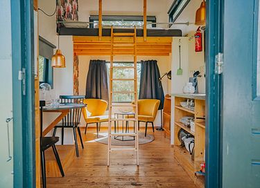 Clever gestaltetes Tiny House auf niedlichem Campingplatz - 3