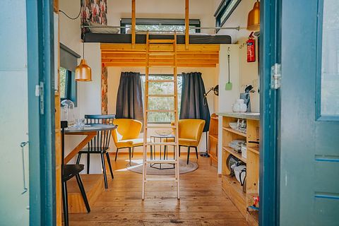 Clever gestaltetes Tiny House auf niedlichem Campingplatz - 3