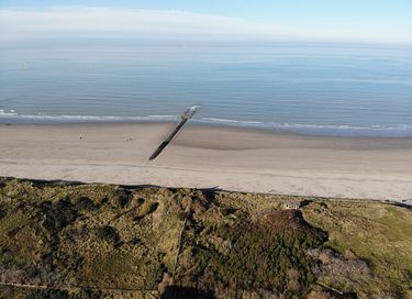 Aan het strand in een historisch ziekenhuis - 11