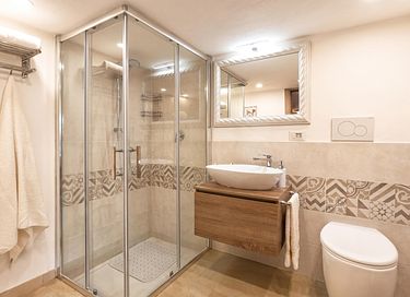 Grand logement avec terrain de tennis et piscine - 27