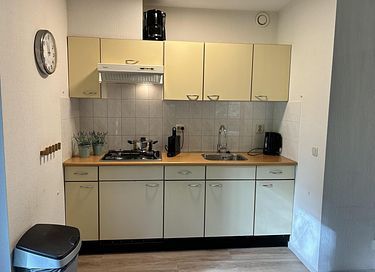 Bungalow with box bed for children - 13