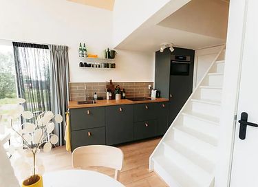 Tiny House in boomgaard tussen de schapen - 12