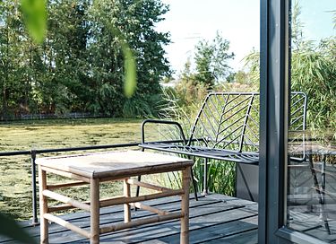 Enjoy an overnight stay on the water - 7