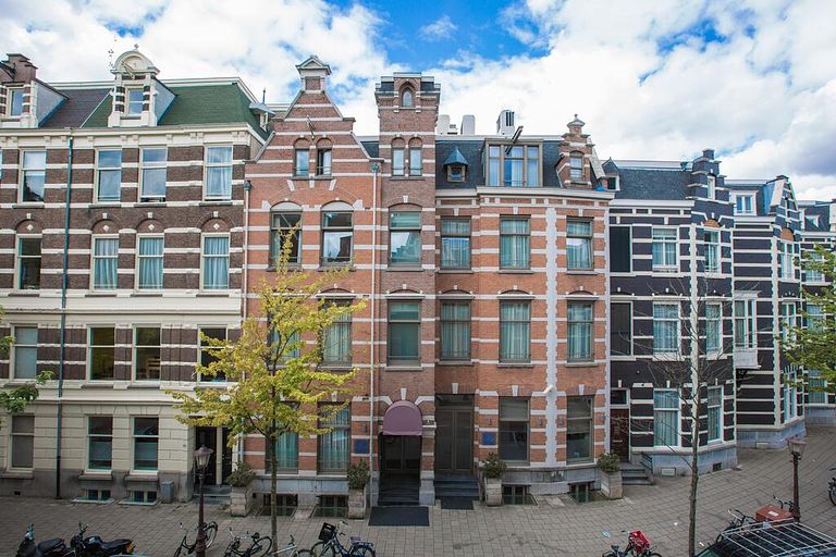 Amsterdams hotel in 18-eeuws herenhuis - 1