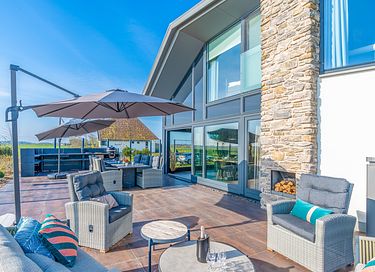 Luxury nature villa with panoramic views