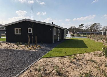 Ruim chalet aan het water op een leuk park - 13