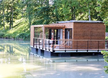 Drijvend Tiny House in de Champagnestreek
