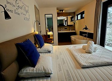 Luxuriöse Ferienwohnung mit privatem Wellness und Garten - 19