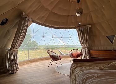 Glamping dome met hottub en uitzicht - 4