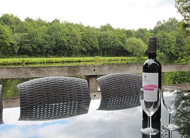 Mooi vakantiehuis direct aan het water - 17