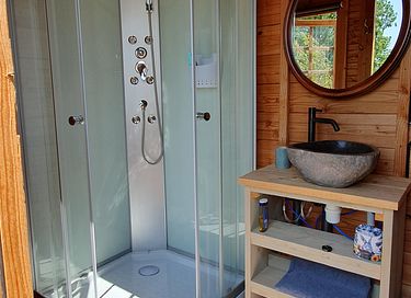 Glamping-Zelt mit Whirlpool und toller Aussicht - 17