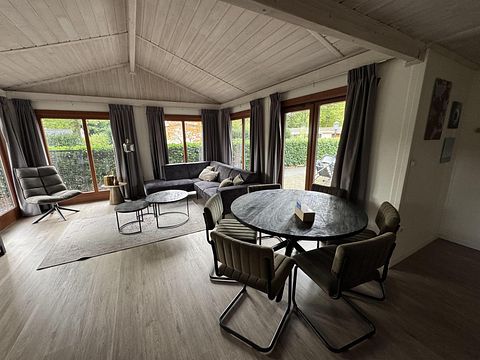 Holzchalet im Park in Limburg - 3