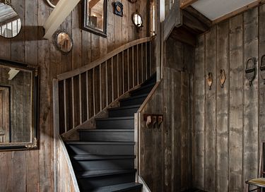 Beautifully renovated farmhouse with many luxuries - 21