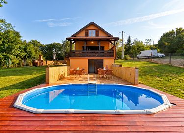 Quiet holiday home with pool - 17