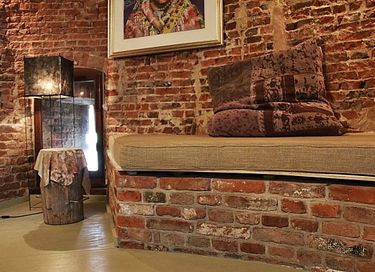 Family room in medieval tower - 5