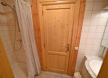 Chalet in het bos met sauna - 14