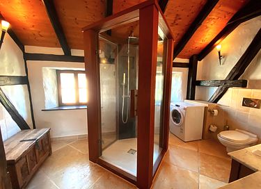 Bâtiment historique avec chambre à thème médiéval - 16