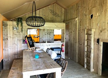 Grote safaritent op avontuurlijke camping - 11