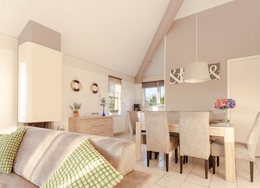 Detached waterfront bungalow - 13