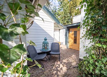 Nature cottage with private sauna in Laren - 16