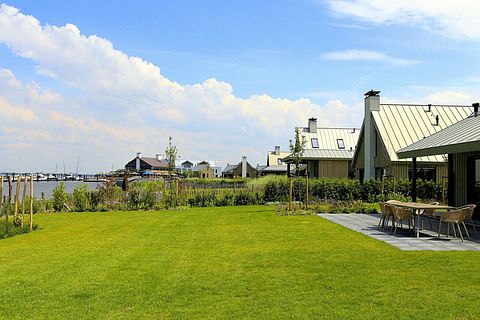 Wasservilla mit Terrasse und schöner Aussicht - 3