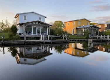 6-person vacation villa with swimming jetty - 2