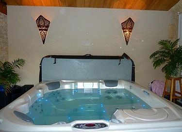 Vakantie met eigen jacuzzi omringd door bos - 4