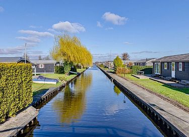 Leuk vakantiepark aan het water in Giethoorn - 21