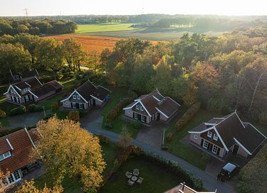 Vakantiehuis met trampoline en royale tuin - 17