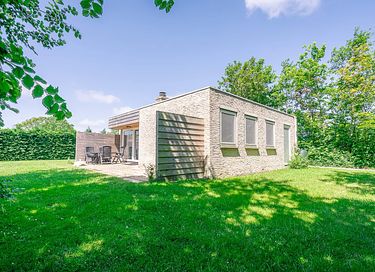 Bungalow met tuin en dichtbij het strand 