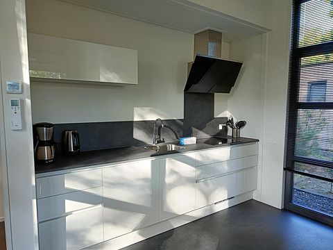 Design huis in een bosrijke omgeving - 4