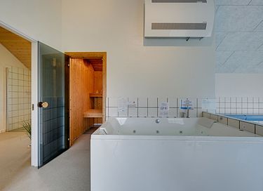 Casa de vacaciones con piscina y wellness - 34