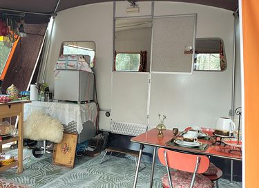 Spend the night in a vintage folding caravan - 9