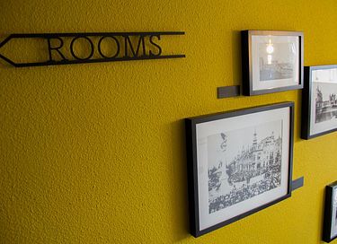 Romantic tower room in monumental building - 6