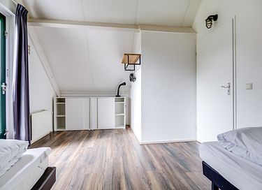 Maison familiale moderne et lumineuse avec grand jardin - 25