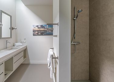 House with hot tub and outdoor shower - 17