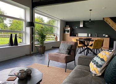 Modern and luxuriously converted henhouse - 7