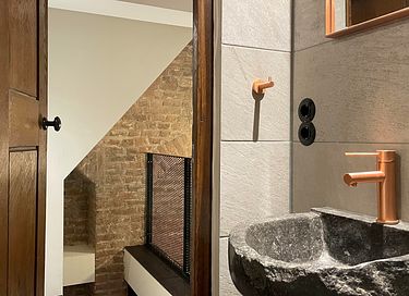 Overnachten in een luxe kerktoren vol kunst - 6